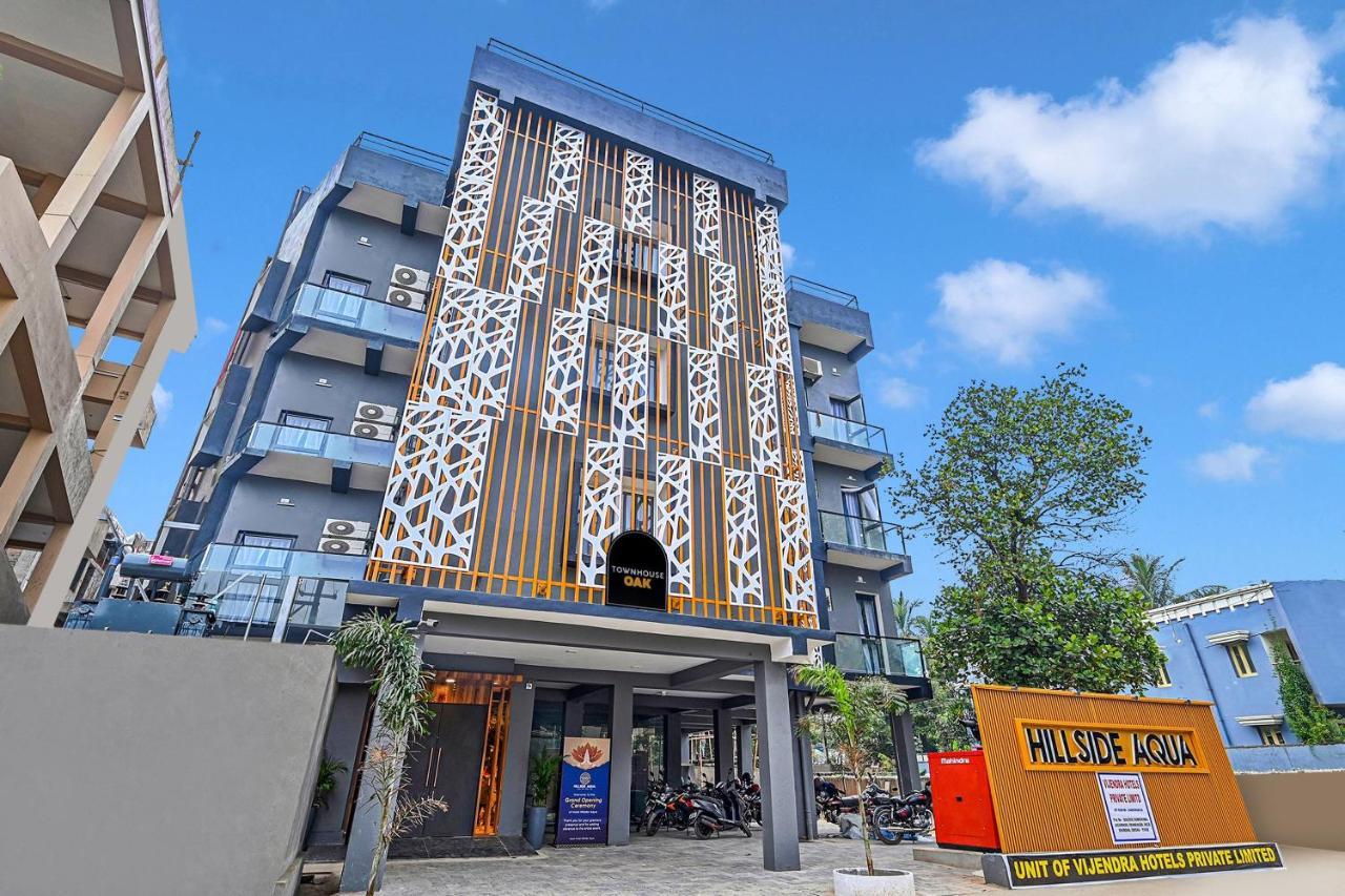 Super Townhouse Oak Hillside Aqua Hotel Khandagiri Exterior photo