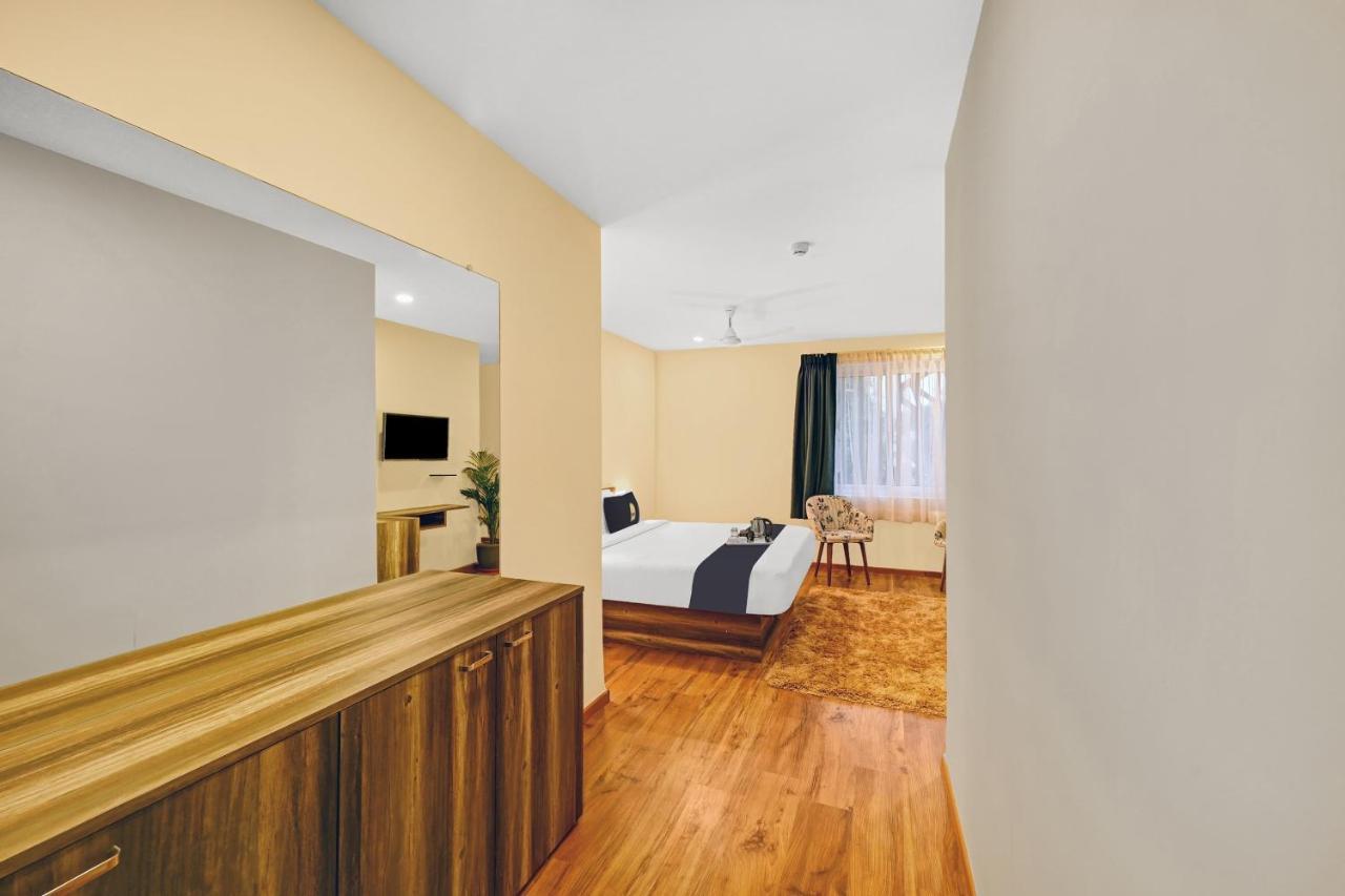 Super Townhouse Oak Hillside Aqua Hotel Khandagiri Exterior photo